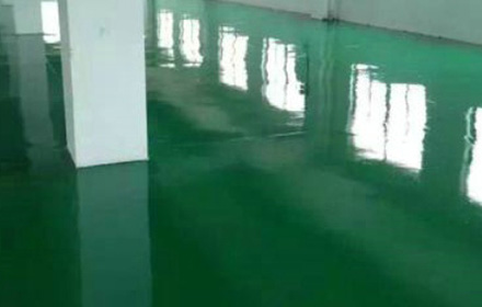 環氧地坪漆施工后平整度不夠高的原因是什么？